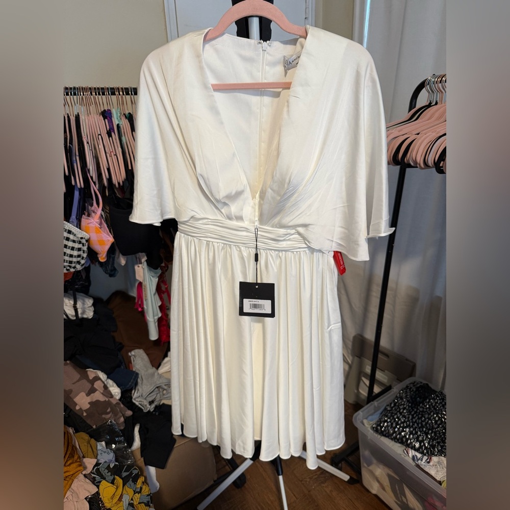 NWT Mac Duggal White Dress with Cape Detail